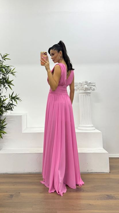 Pembe Derin V Yaka Özel Tasarım Şifon Abiye Elbise